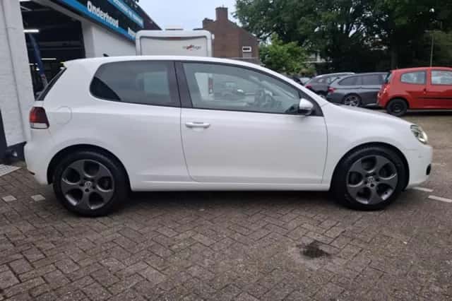 Volkswagen Golf (2010) thumbnail 6