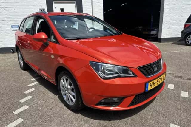 SEAT Ibiza (2015) thumbnail 2