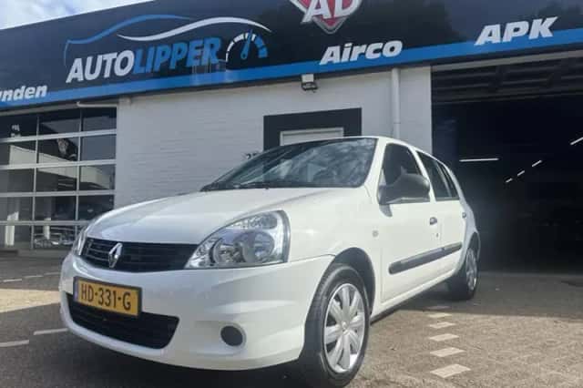 Renault Clio (2012) thumbnail 1