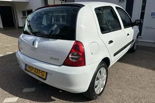 Renault Clio (2012) thumbnail 4