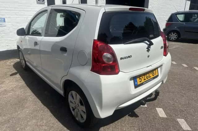 Suzuki Alto (2015) thumbnail 2