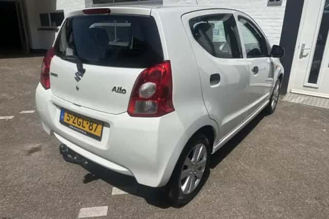 Suzuki Alto (2015) thumbnail 3