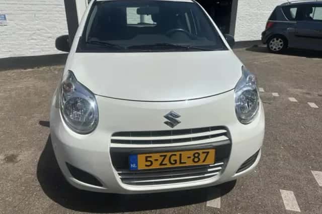 Suzuki Alto (2015) thumbnail 4