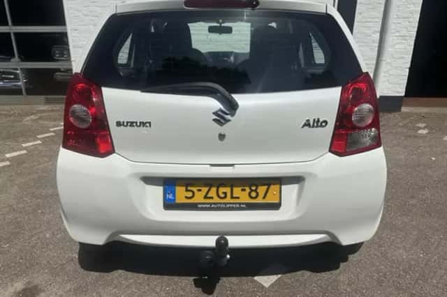 Suzuki Alto (2015) thumbnail 5