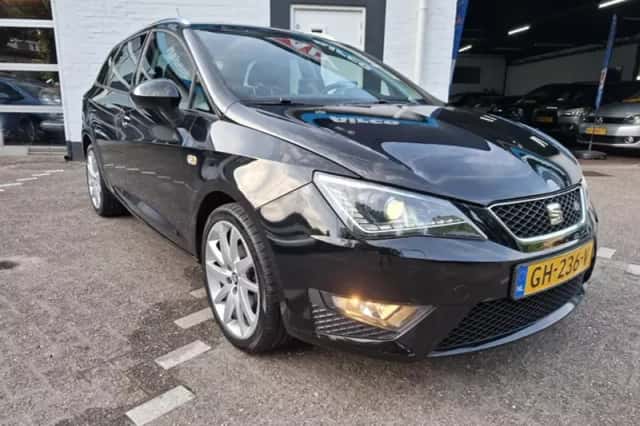 SEAT Ibiza (2015) thumbnail 2