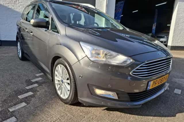 Ford Grand (2017) thumbnail 2