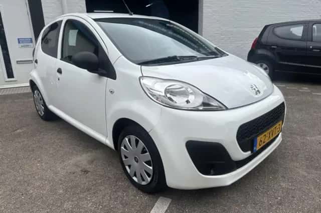 Peugeot 107 (2012) thumbnail 2