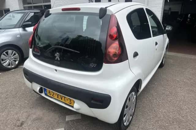 Peugeot 107 (2012) thumbnail 4