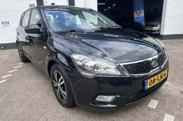 Kia Cee'd (2012) thumbnail 2