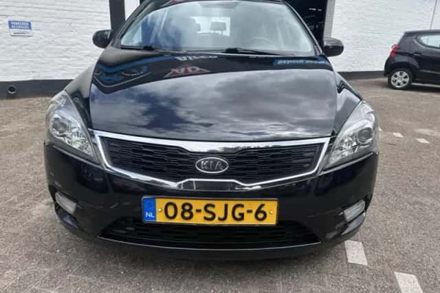 Kia Cee'd (2012) thumbnail 5