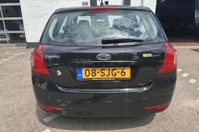 Kia Cee'd (2012) thumbnail 6
