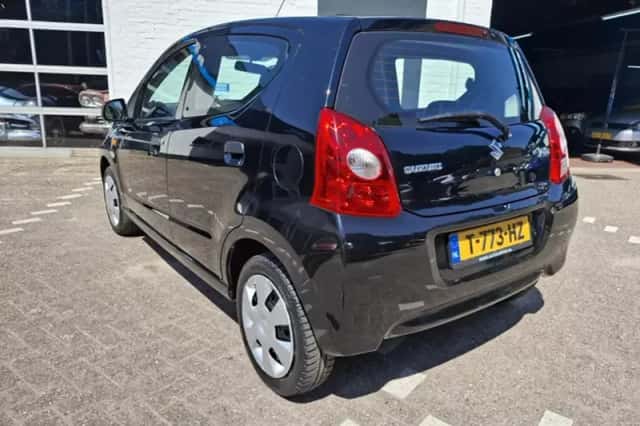 Suzuki Alto (2011) thumbnail 4