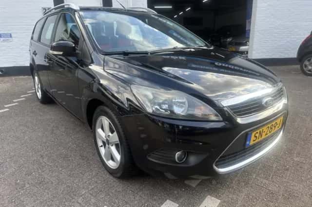 Ford Focus (2009) thumbnail 2
