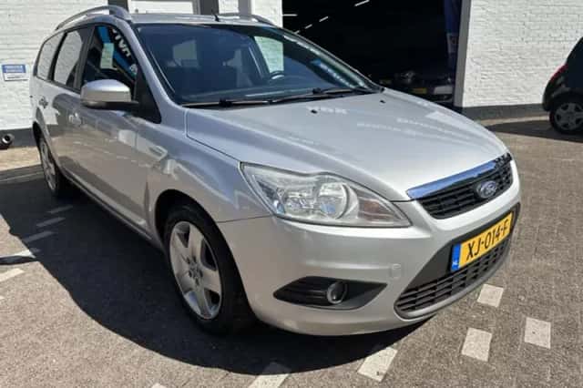 Ford Focus (2008) thumbnail 2