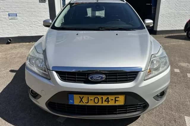 Ford Focus (2008) thumbnail 5