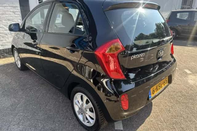 Kia Picanto (2013) thumbnail 3