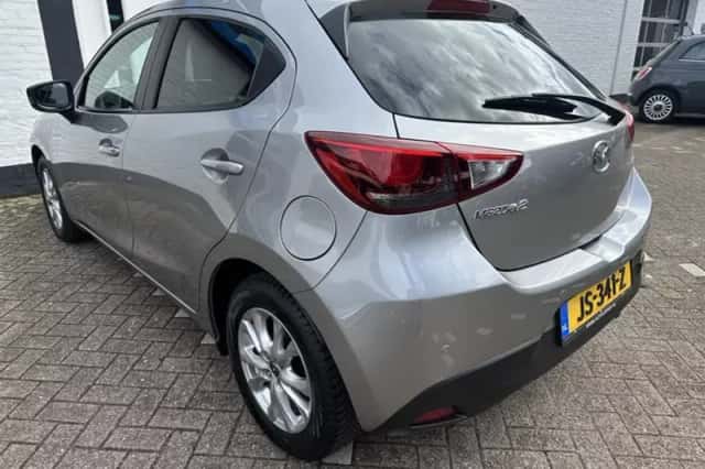 Mazda 2 (2016) thumbnail 5
