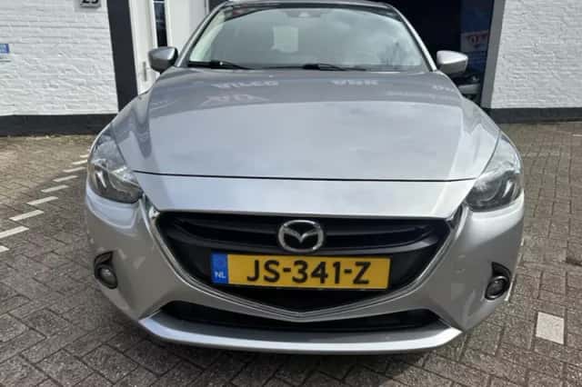 Mazda 2 (2016) thumbnail 6
