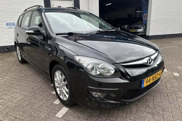 Hyundai i30 (2010) thumbnail 2