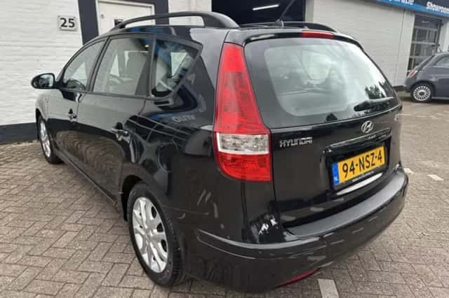 Hyundai i30 (2010) thumbnail 3