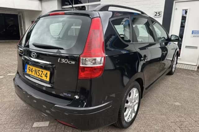 Hyundai i30 (2010) thumbnail 4