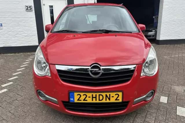 Opel Agila (2008) thumbnail 5