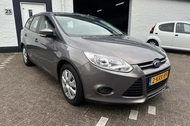 Ford Focus (2013) thumbnail 2
