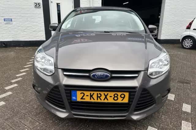 Ford Focus (2013) thumbnail 5