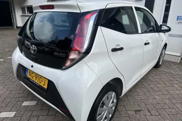 Toyota Aygo (2017) thumbnail 4