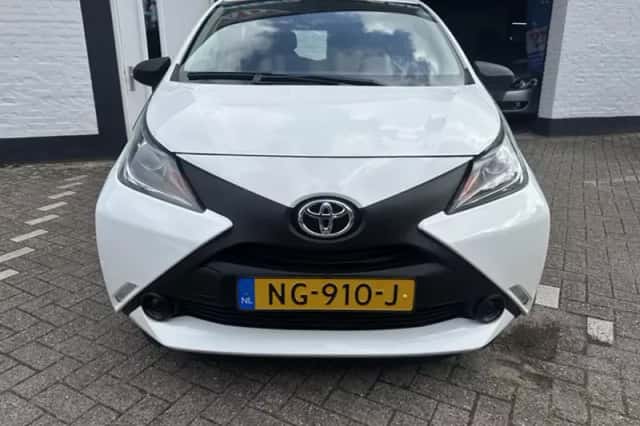 Toyota Aygo (2017) thumbnail 5