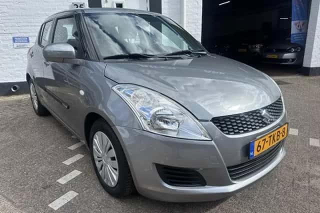 Suzuki Swift (2012) thumbnail 2
