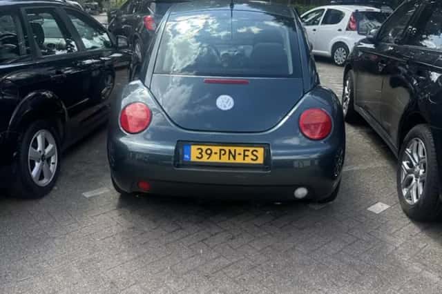 Volkswagen New (2004) thumbnail 2