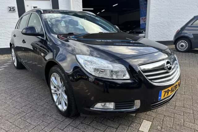 Opel Insignia (2009) thumbnail 2