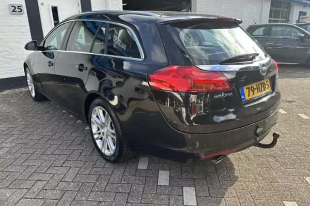 Opel Insignia (2009) thumbnail 3