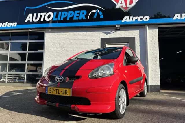 Toyota Aygo (2006) thumbnail 1