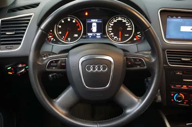 Audi Q5 (2009) thumbnail 4