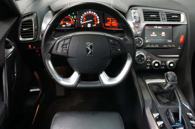 DS 5 (2015) thumbnail 3