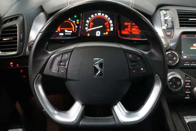 DS 5 (2015) thumbnail 4