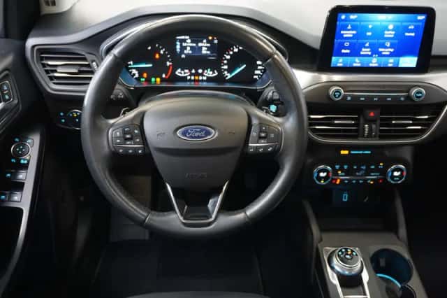 Ford Focus (2019) thumbnail 3