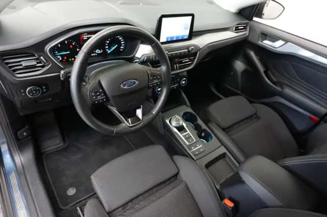 Ford Focus (2019) thumbnail 2