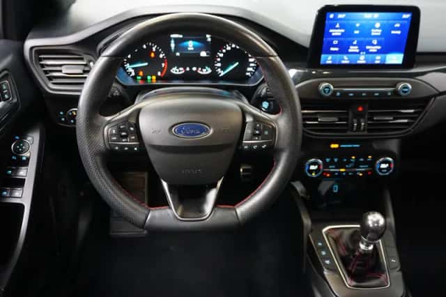 Ford Focus (2020) thumbnail 3