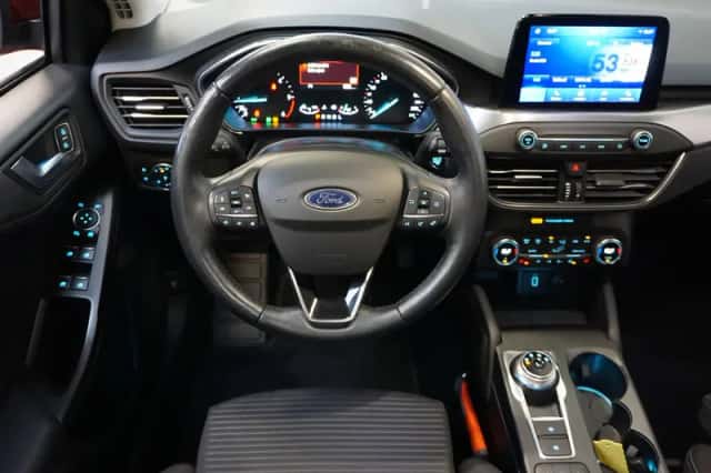 Ford Focus (2020) thumbnail 3