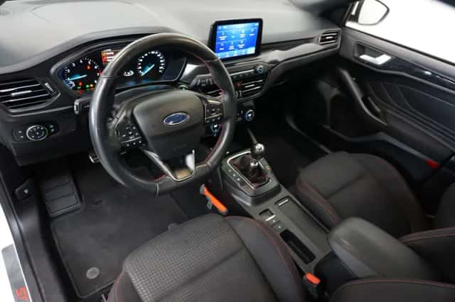 Ford Focus (2020) thumbnail 2