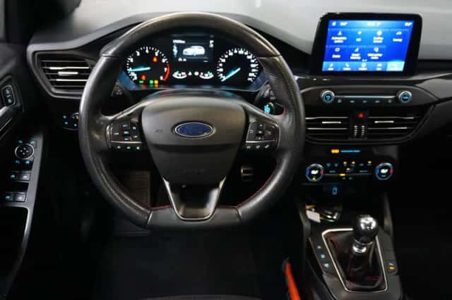 Ford Focus (2020) thumbnail 3