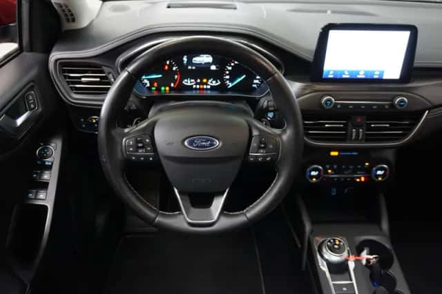 Ford Focus (2019) thumbnail 3