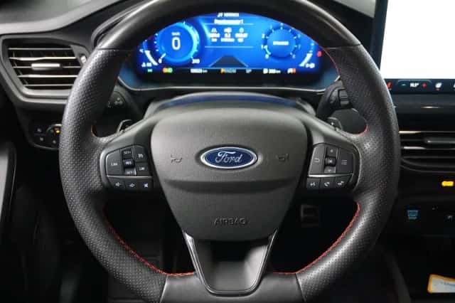 Ford Focus (2023) thumbnail 4