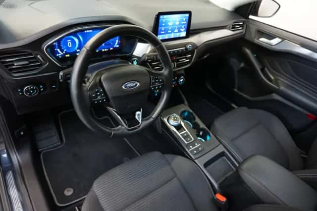 Ford Focus (2020) thumbnail 2