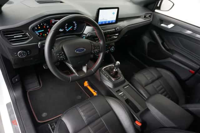 Ford Focus (2019) thumbnail 2