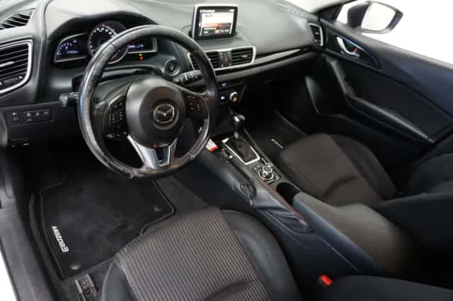 Mazda 3 (2014) thumbnail 2