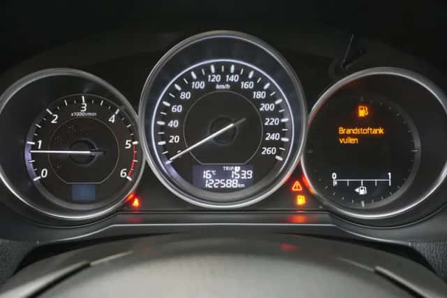Mazda 6 (2015) thumbnail 5